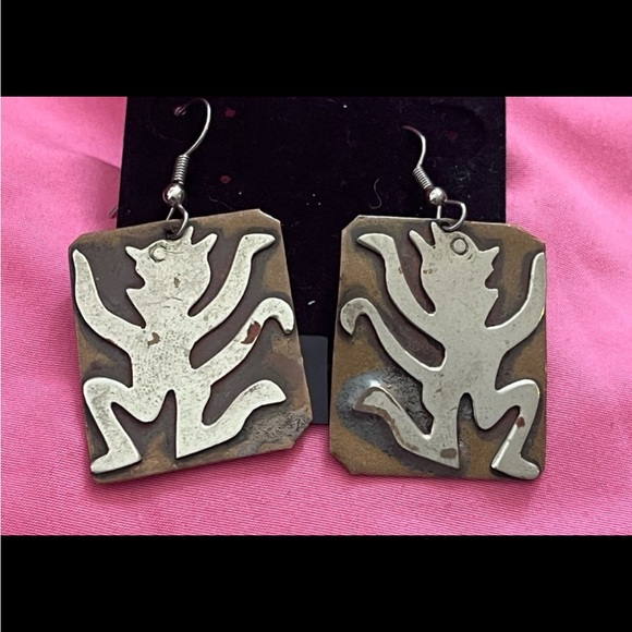 Playful Cat Design Earrings